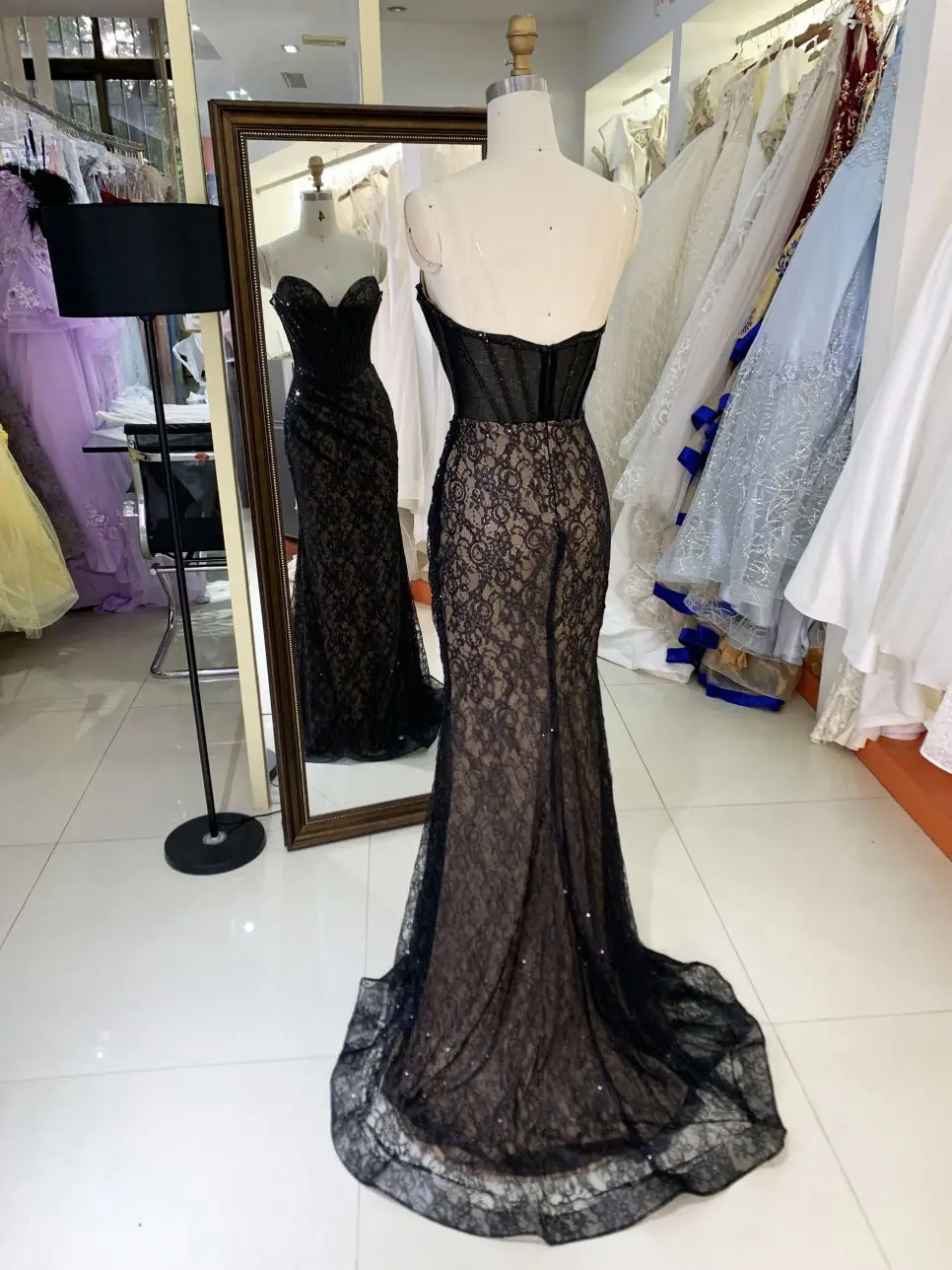 Crystal embellished gown luxury long contract color evening dress black lace custom prom dress 2025
