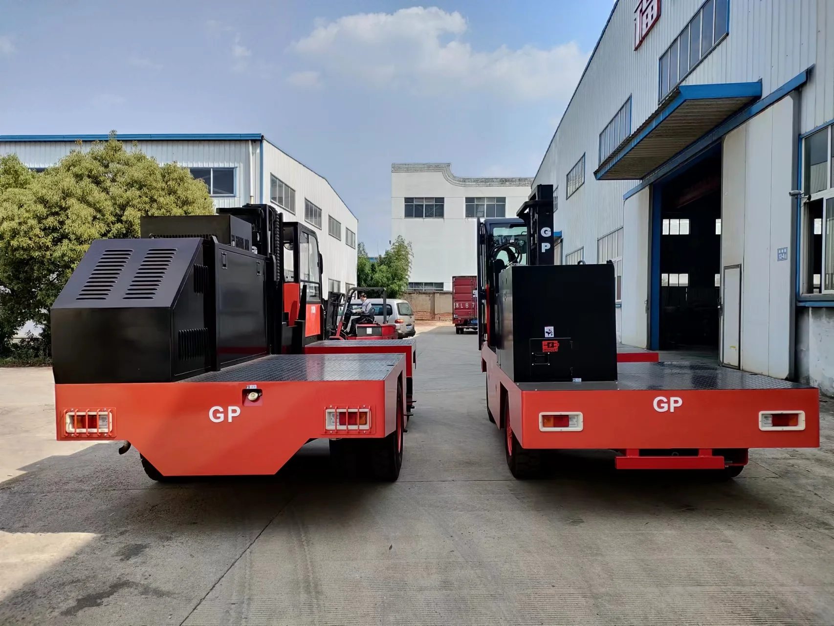 Very Narrow Aisle Mini Electric Forklift 4 Ton 7T 10T sideForklift Truck For Warehouse