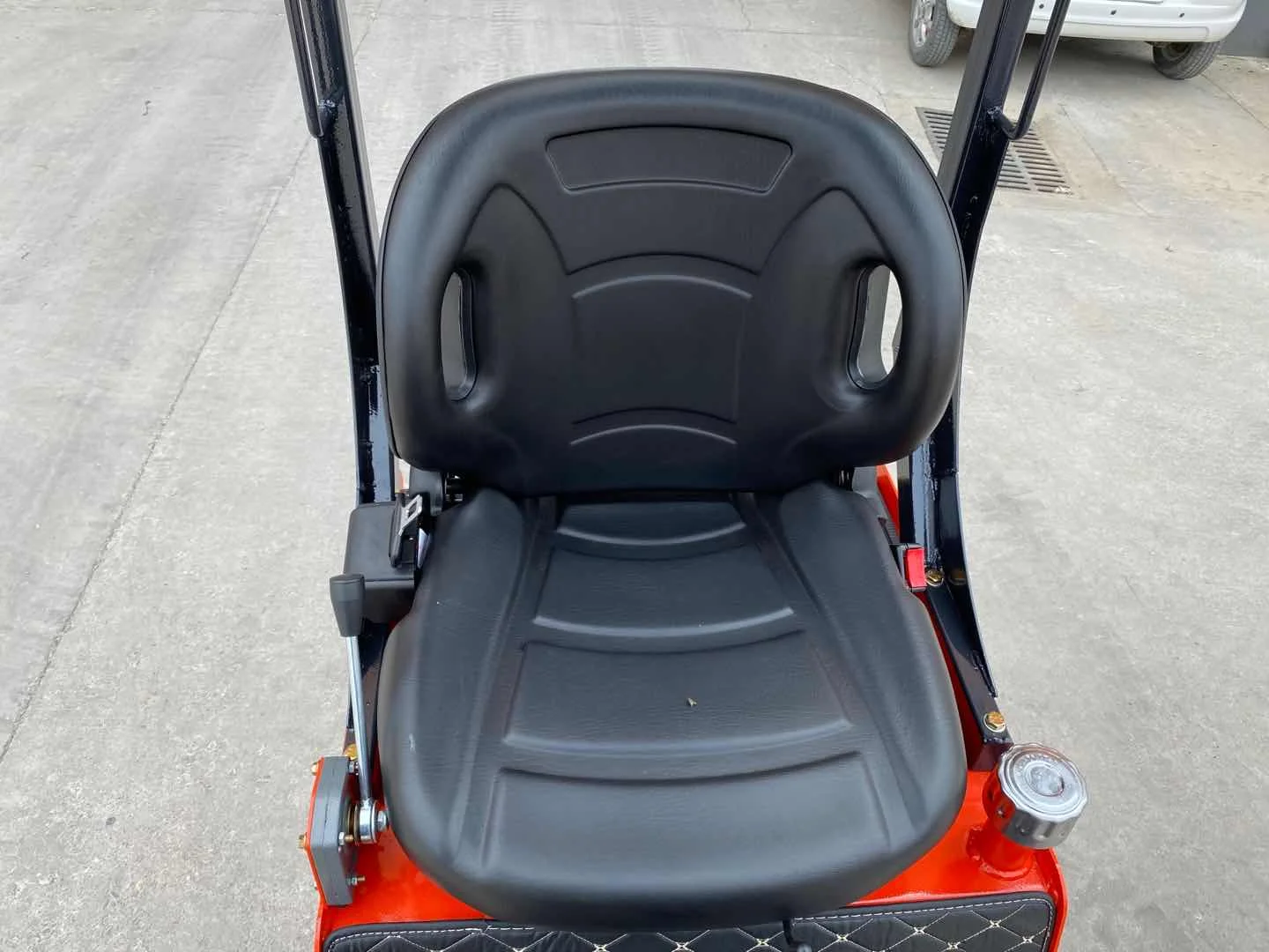 FREE SHIPPING 1 ton farm excavators yellow color rubber ttack crawler excavator 0.02cbm bucket minibagger