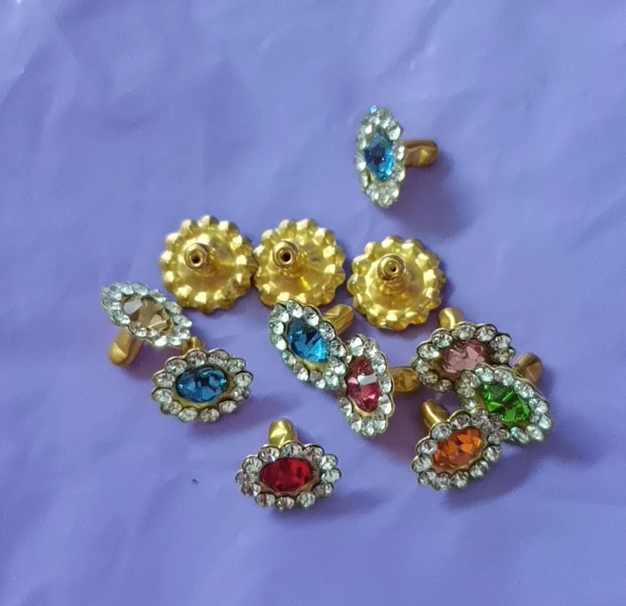 10 мм Лидер продаж, лучшее качество, аксессуары для одежды, кристалл и горный хрусталь, пришивной камень с латунной чашкой