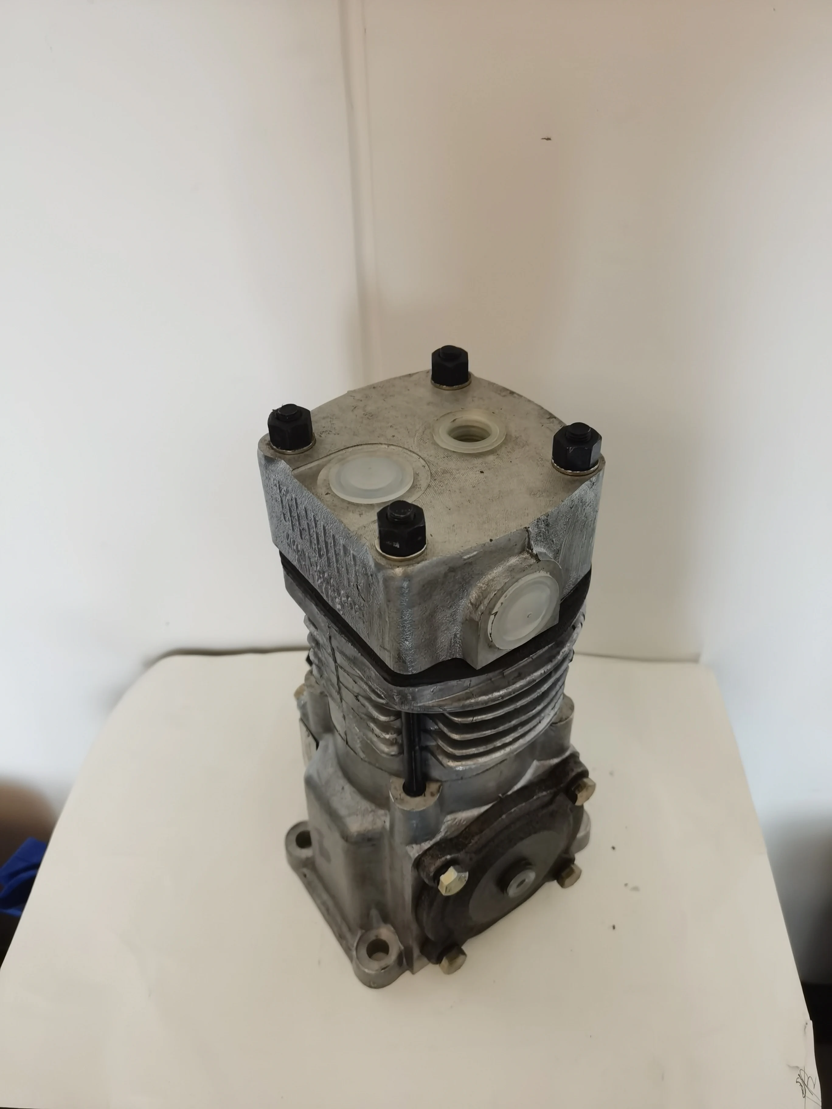 Tractors MTZ Brake air compressor