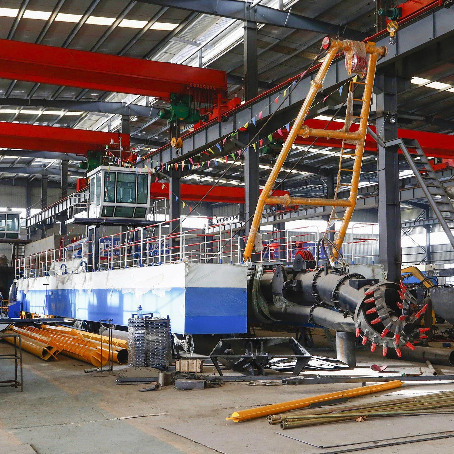 China Manufacturer Diesel Engine 8 inch CSD200 Capacity 900m3/h 15M Depth Cutter Suction Dredger for  Mud Sand Pumping Mining