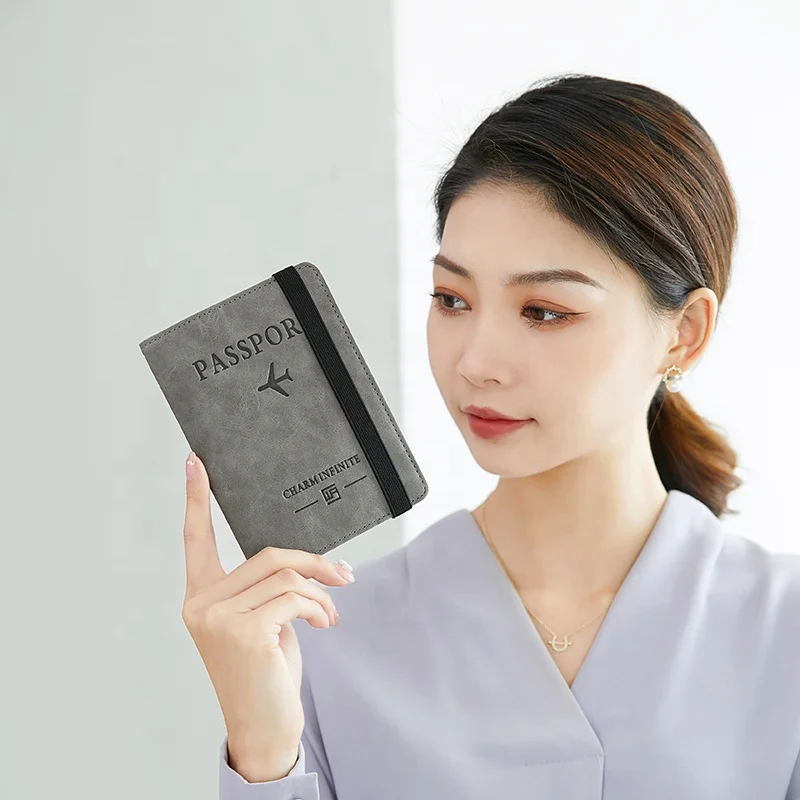 Free sample 2022 Amazon hot 4x3 Inch Vaccination Card passport protector RFID Travel Passport wallet and Vaccine Card Holder