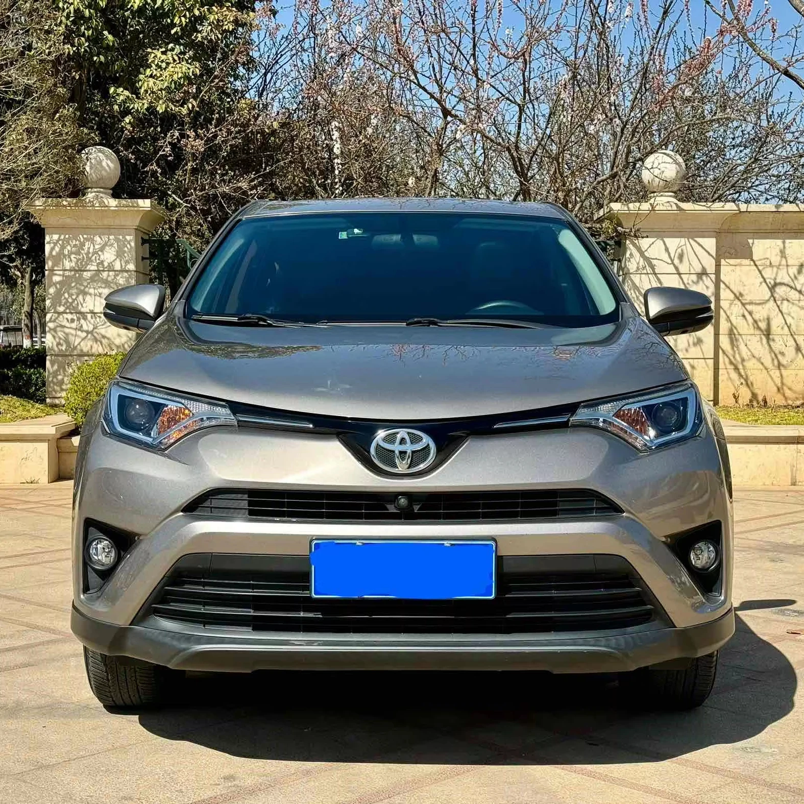 Подержанные автомобили 2016 RAV 4 2 0 T CVT FWD лидер продаж в Китае