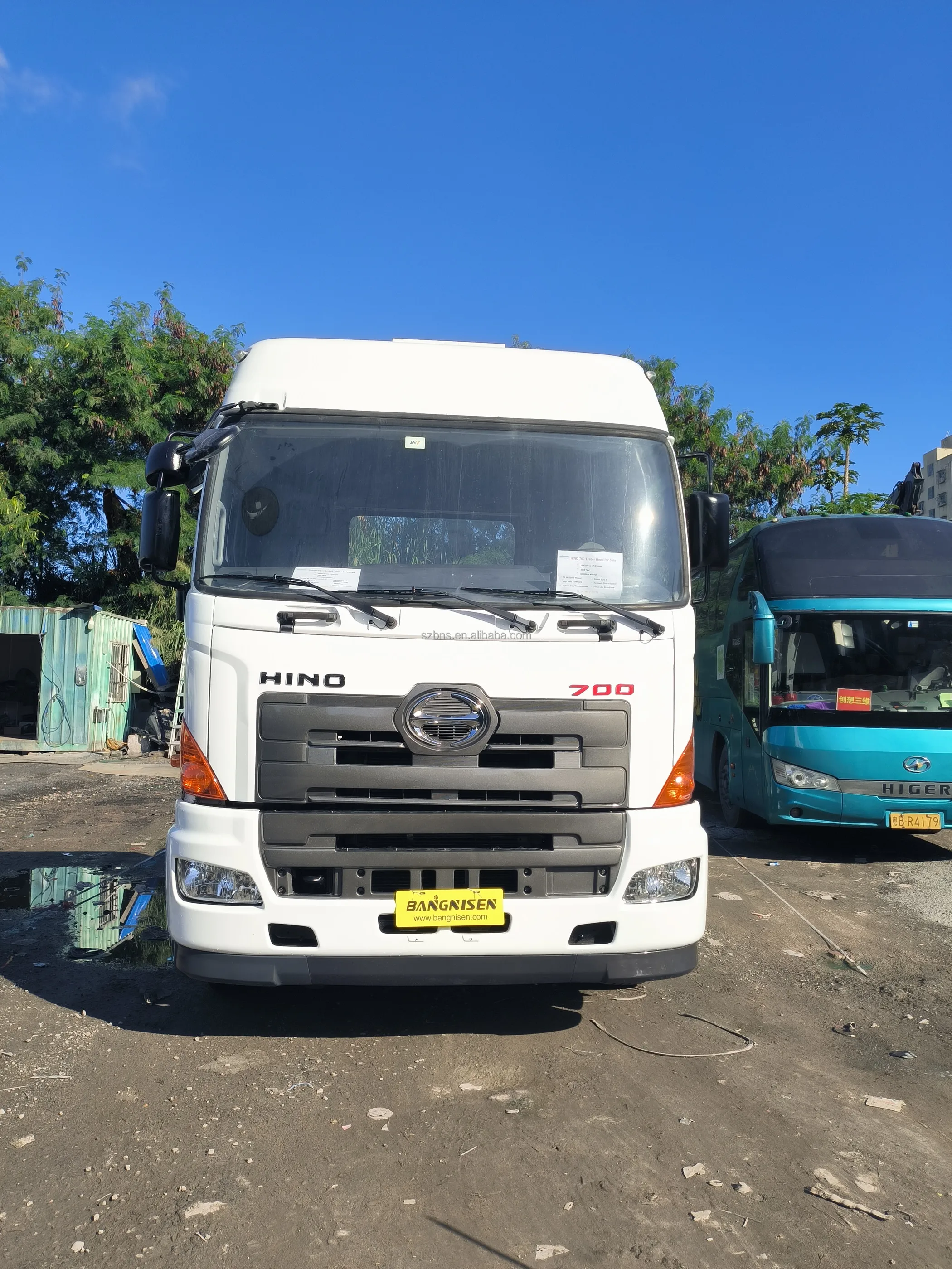 Hino 700 live 10