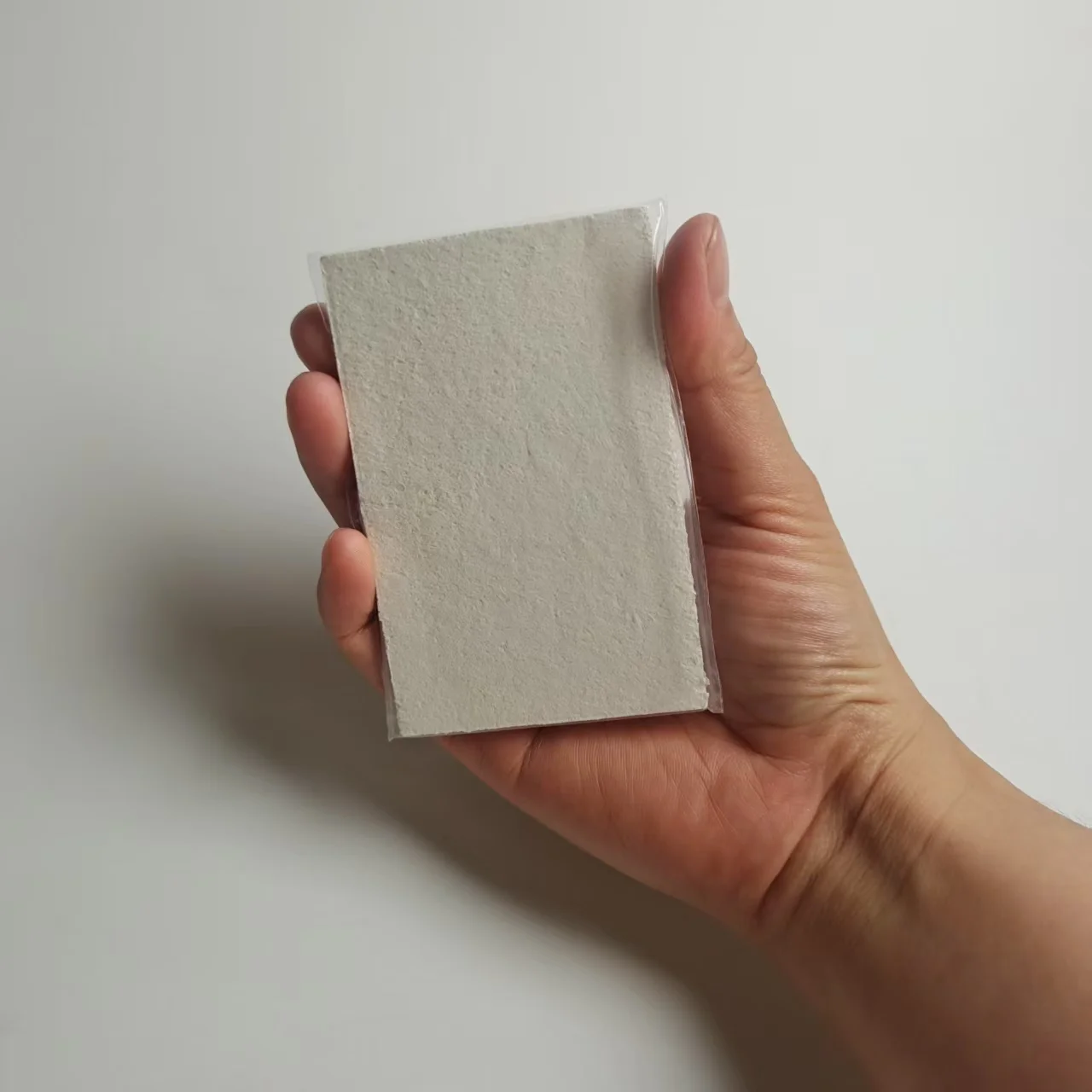 Сжатая целлюлозная губка для чистки кухни