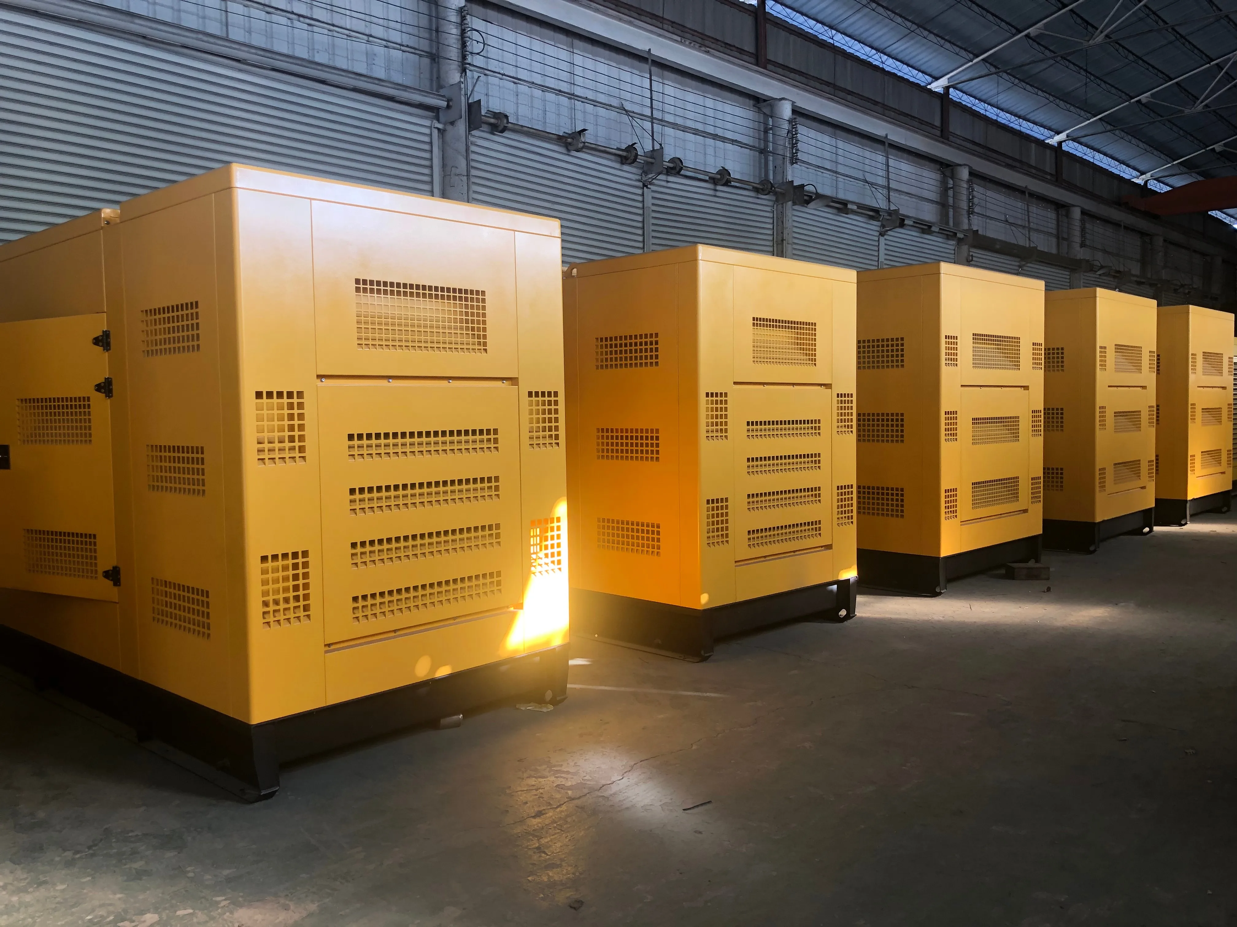 Cummins/Perkin/SDEC/Yuchai 80kva 50kva 100kva 250kva 400kva 500kva Open/Silent Diesel Electricity Generator Set Home