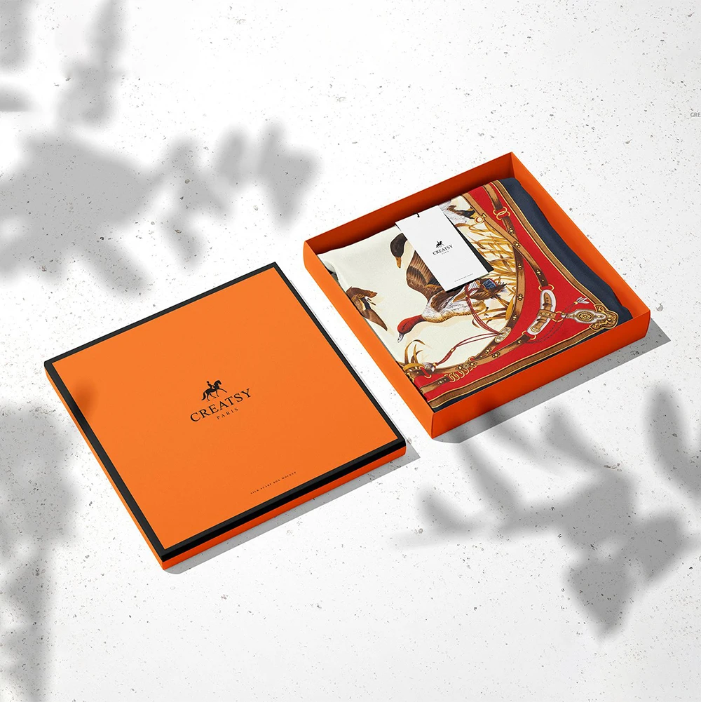 Luxury Lid and Base Box with Golden Logo Wholesale Custom Gift Packaging Box for T Shirt Clothing Gift Cardboard Box for Scarf