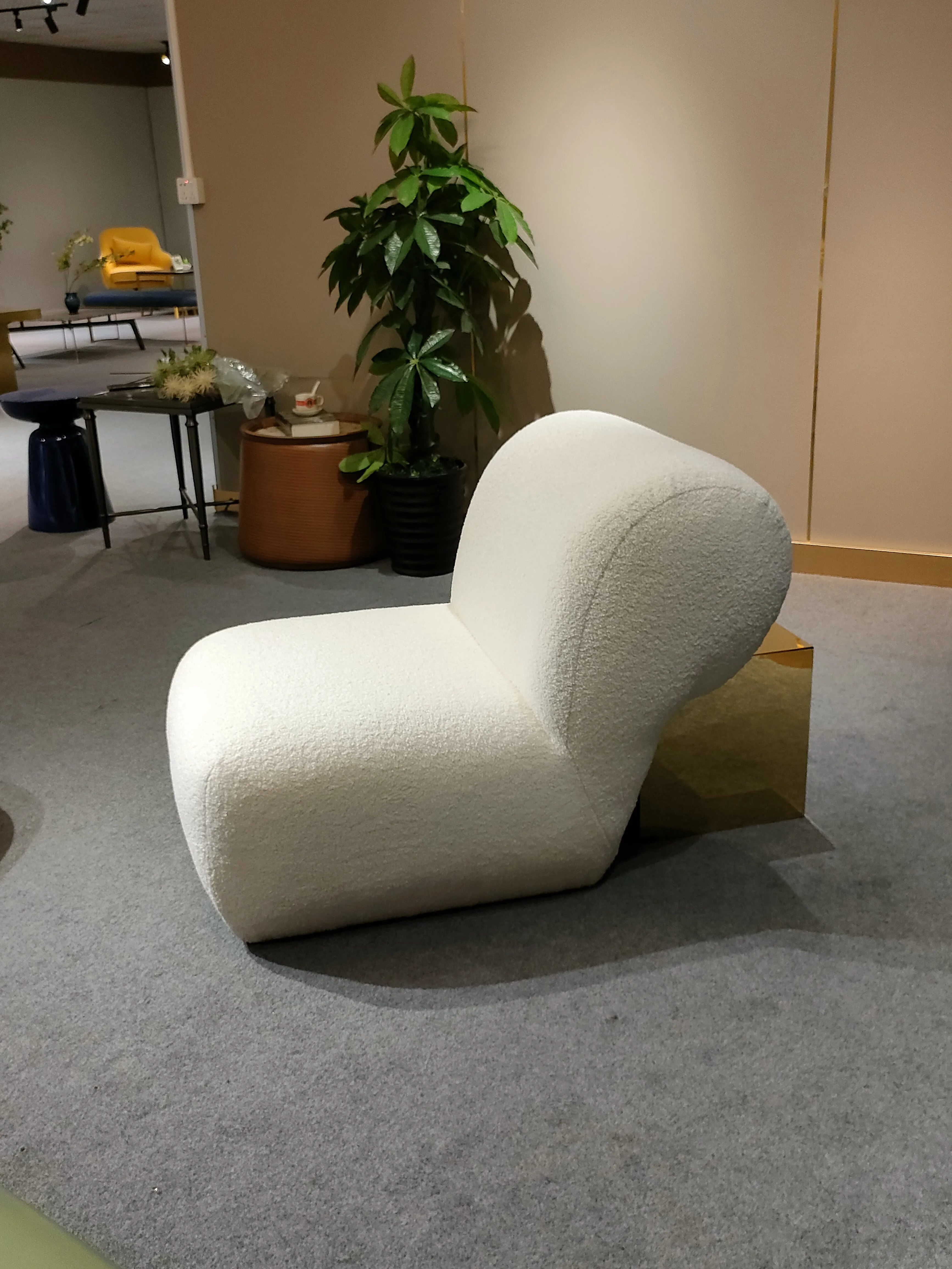 Tufted plush lamb wool stainless steel hotel lounge lazy recliner sofa leisure chair home living room single sofa