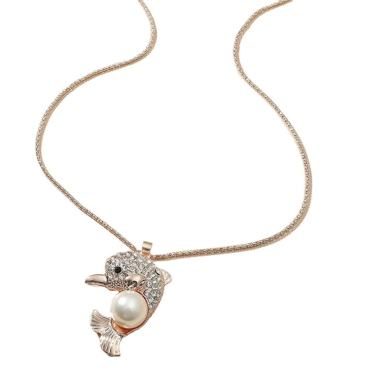 
Hot selling fashion metal carp Necklace round natural white pearl simple clavicle chain for women and girls 