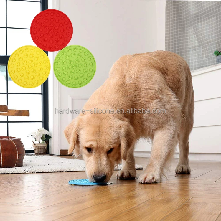 New trend free sample 15cm round paw shape small dog licking mat slow feeder mats