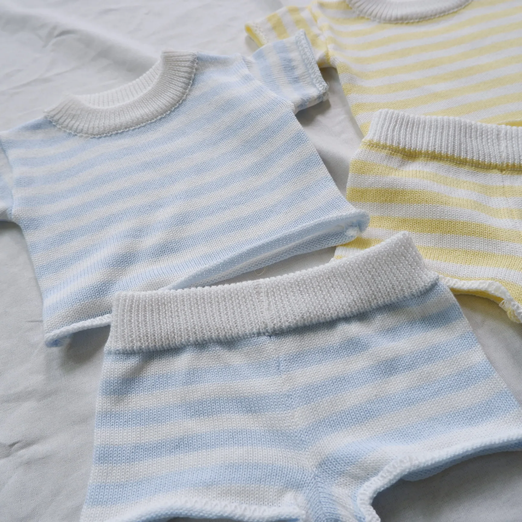 Custom Toddlers Hand Knit Two Pieces Shorts Set Chunky Knit Oversized Stripped Tee 100%Cotton Knitted Outfits Kids Knitwear