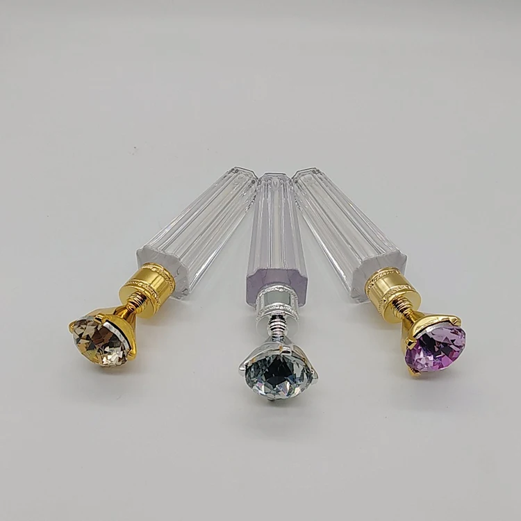 2021 New design empty lip gloss tubes container with diamond cap for private label