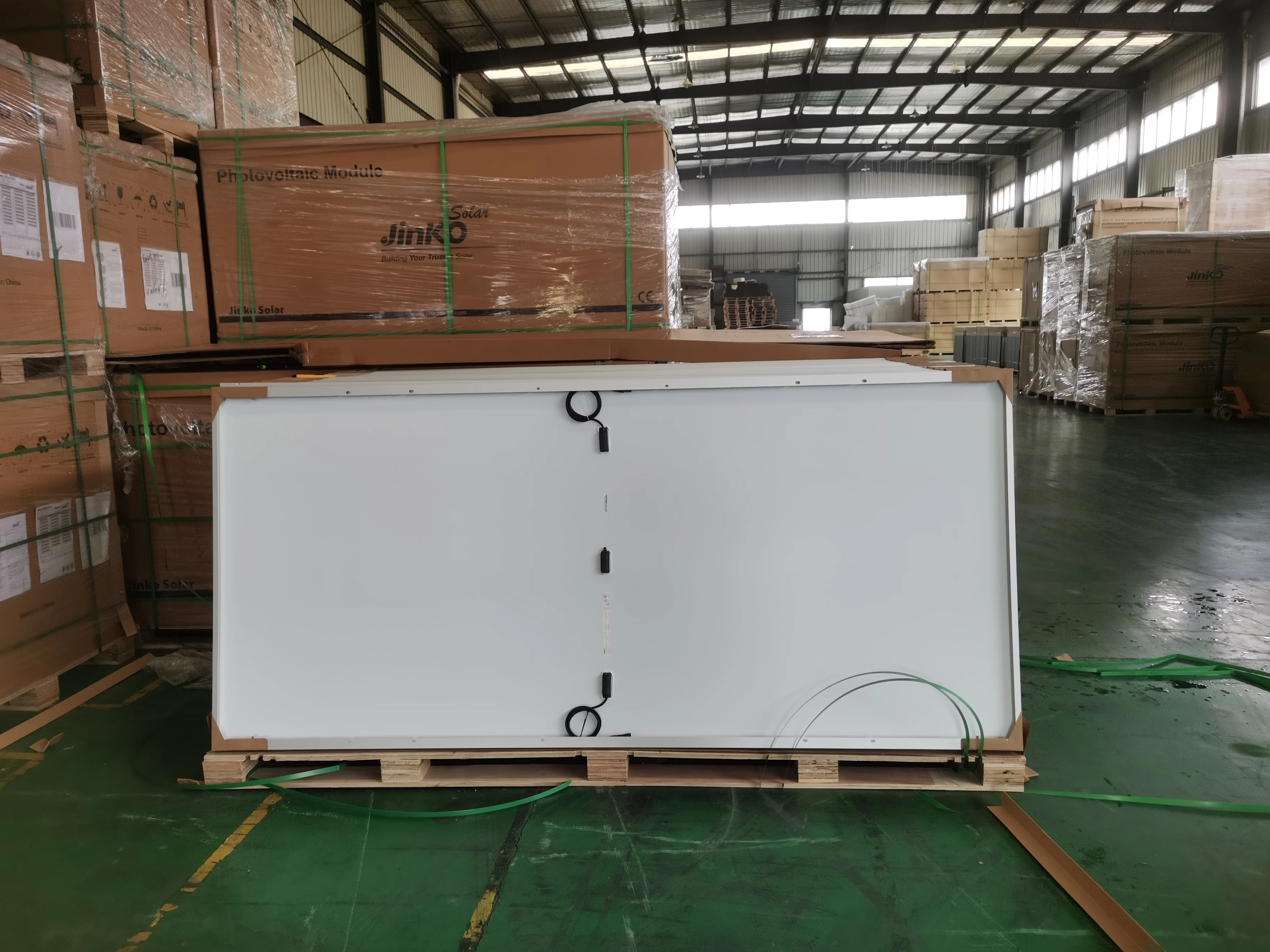 cheap price Jinko A grade 580W,585W,590W,600W,630W N type/Topcon long cable Mono solar panels for roof system