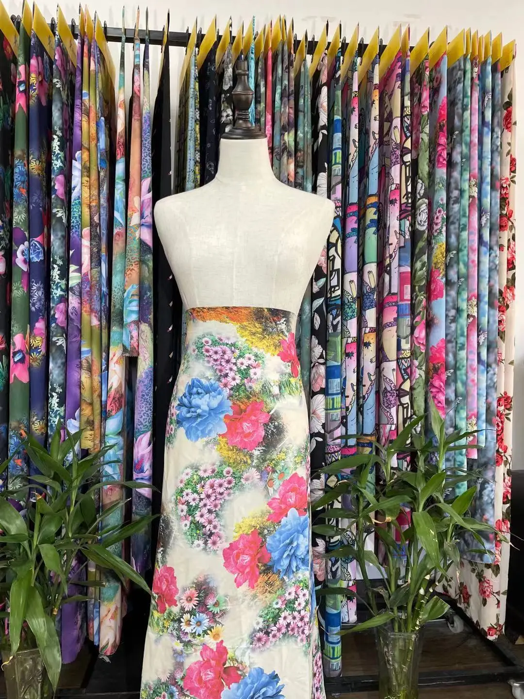 
High Quality And Cheap Price chrysanthemum in digital print of polyester for long dress 