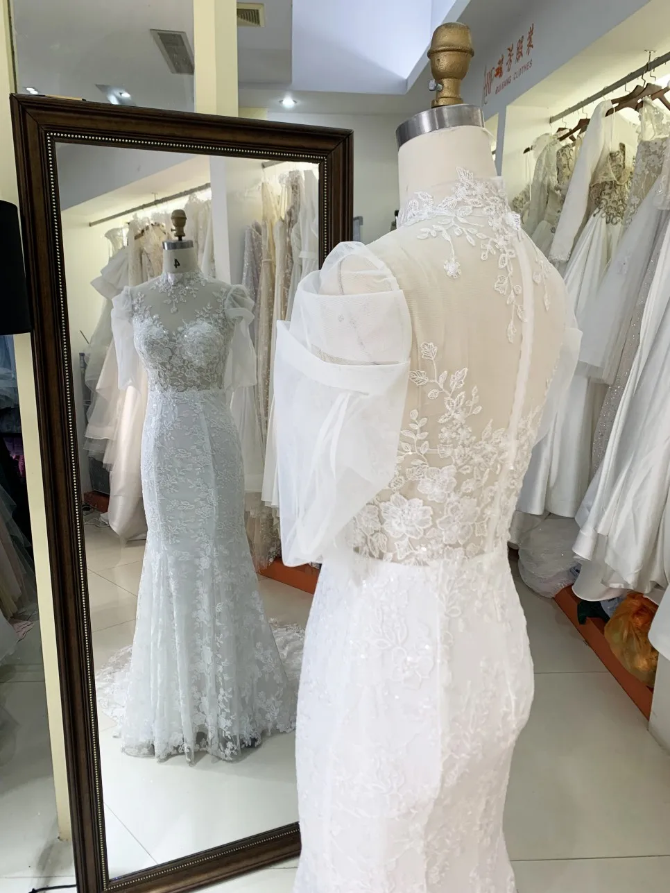New Fashionable 2025  High Quality With Short Sleeves Lace Mermaid Wedding Dresses With Embroidery Flower Bridal Dress