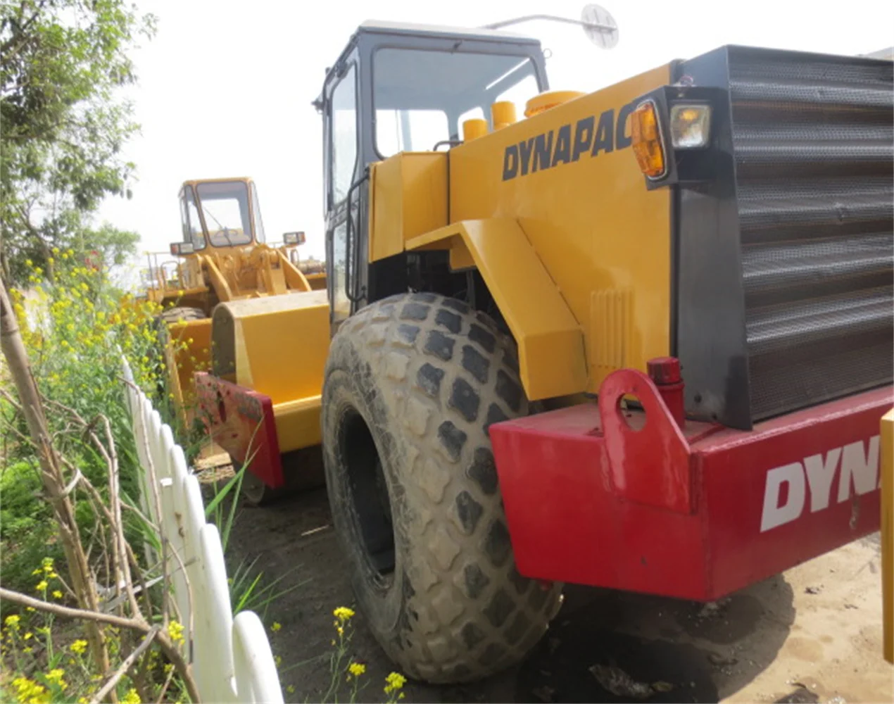  Б/у дорожный каток Dynapac CA25D б/у 13 тонн ка25d уплотнитель