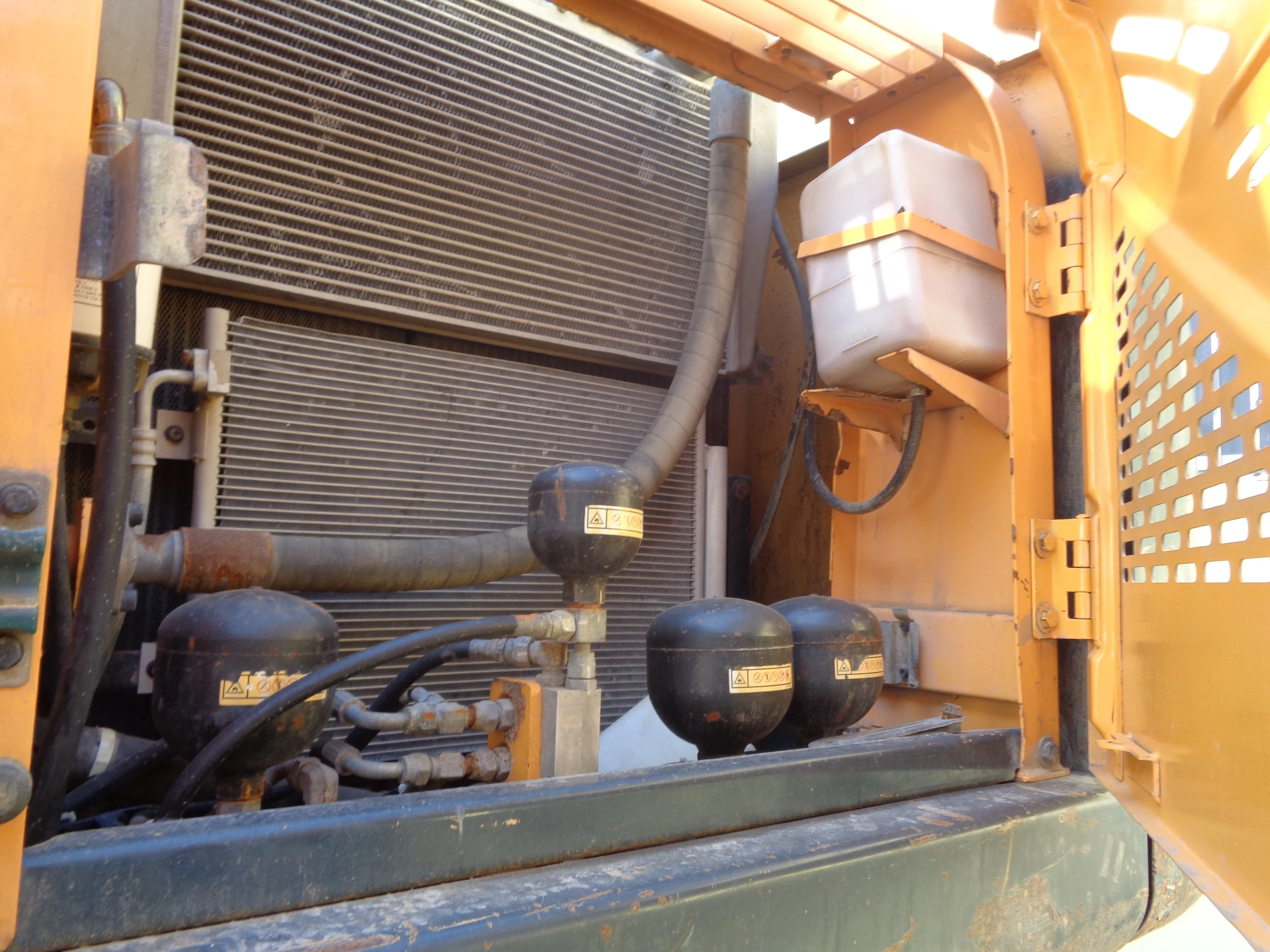 Hyundai 210w-9 mini small backhoe equipment Japanese used digger excavator machine with cheap price and spare parts for sale