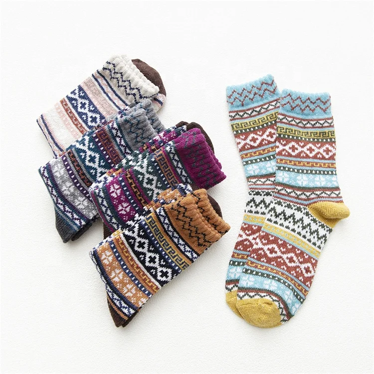 
2019 Hot Sale Vivid Color Fashion European And American Fashion Christmas Thick Crew Socks For Men 