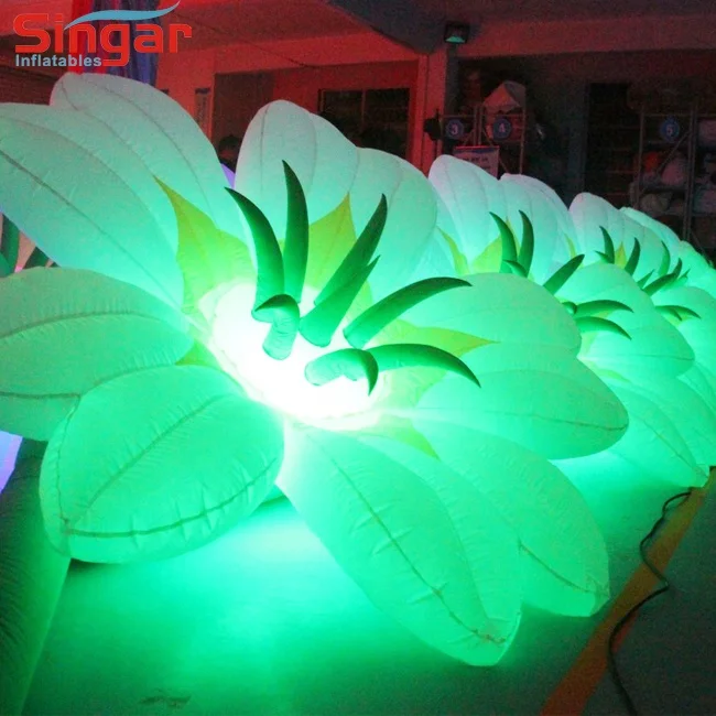White Giant inflatable flowers chain decoration for wedding floor decoration dubai