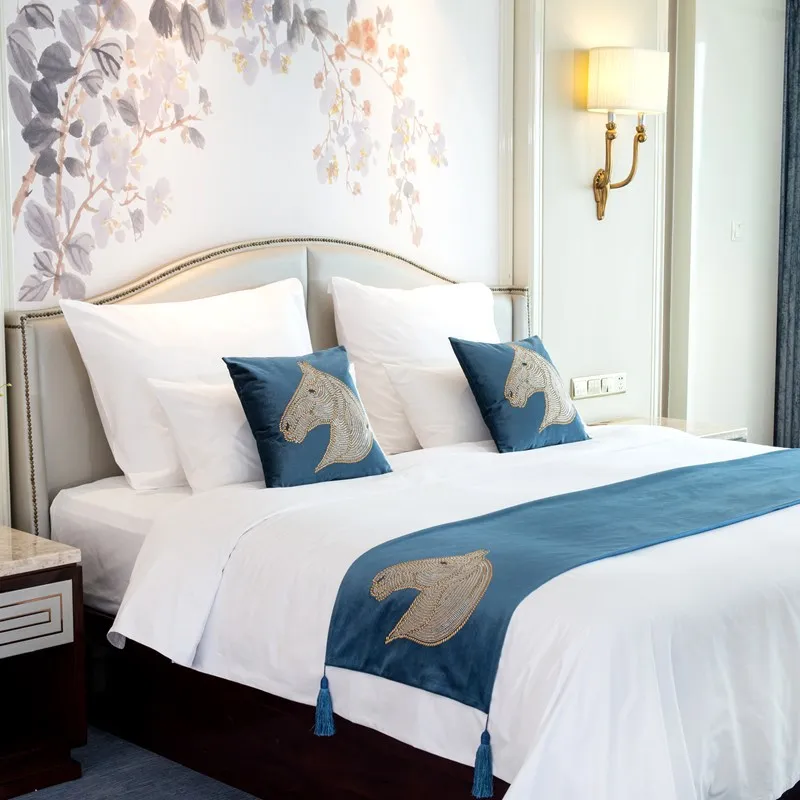 
Promotion velvet fabric with horse hot drilling bed runners and pillow case set for home hotel decoratoin 