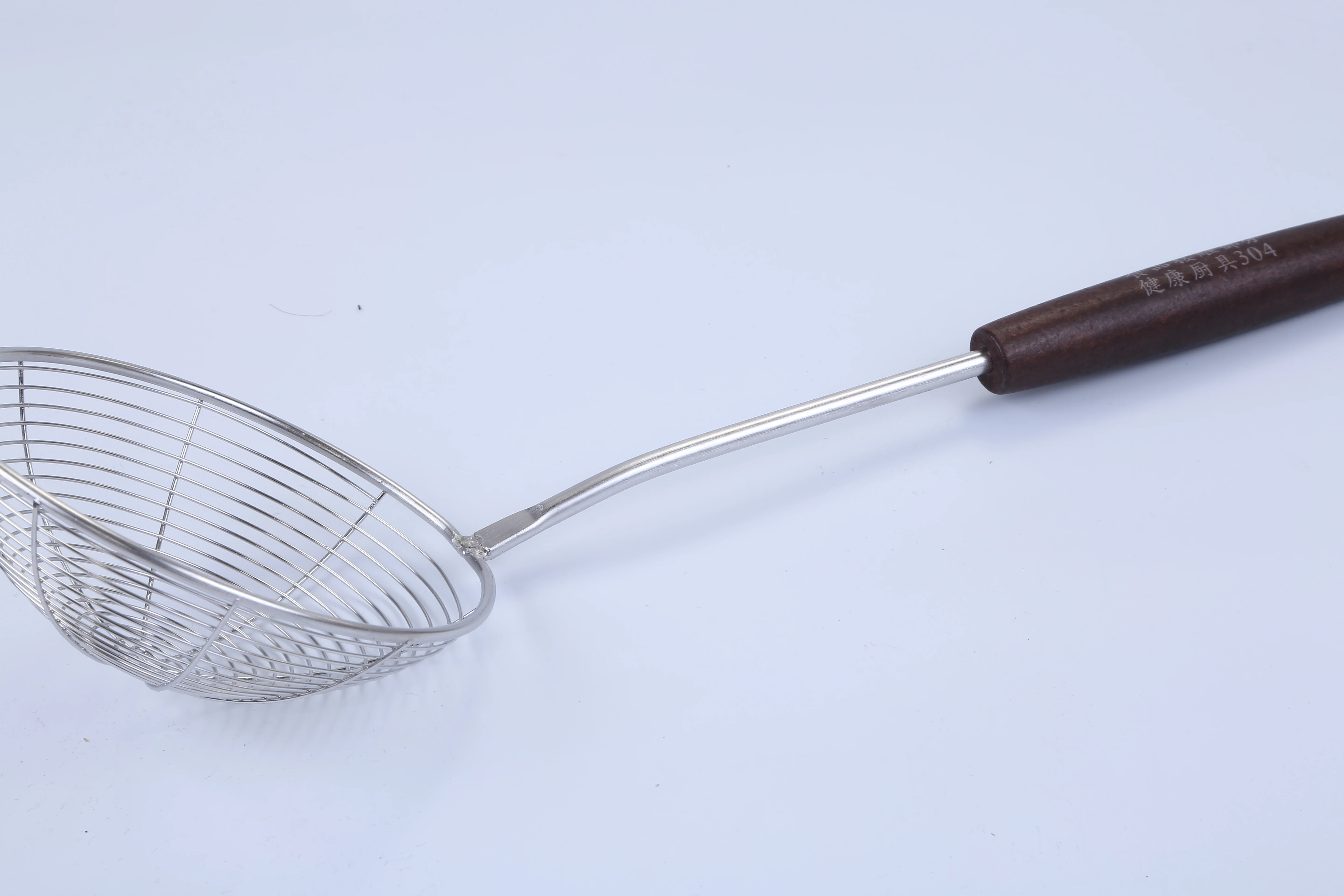 
Food grade hot pot 304 stainless steel skimmer wood handle stainless steel strainer spoon 