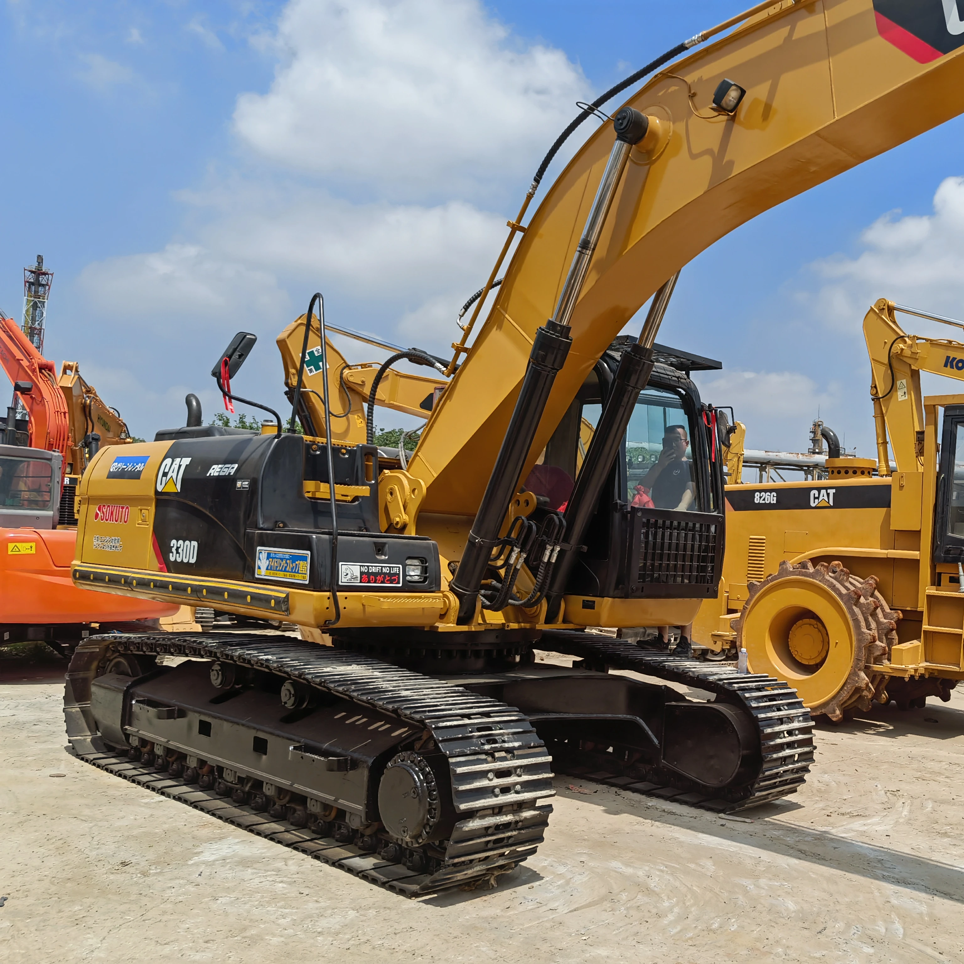 Экскаваторы гусеничные б/у машины для экскаватора Caterpillar 330D распродажа тяжелого оборудования