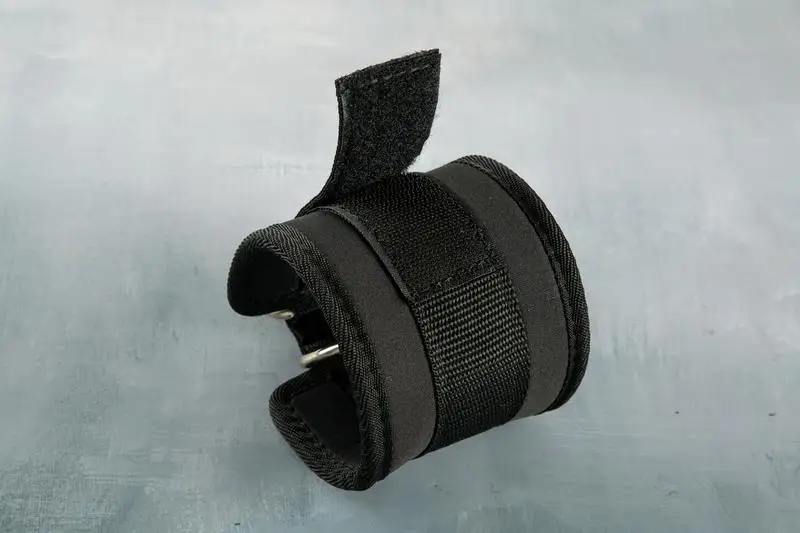 Adjustable Neoprene Padded Ankle Straps Ankle Cuffs for gym Fitness cable machines with Double D-Ring