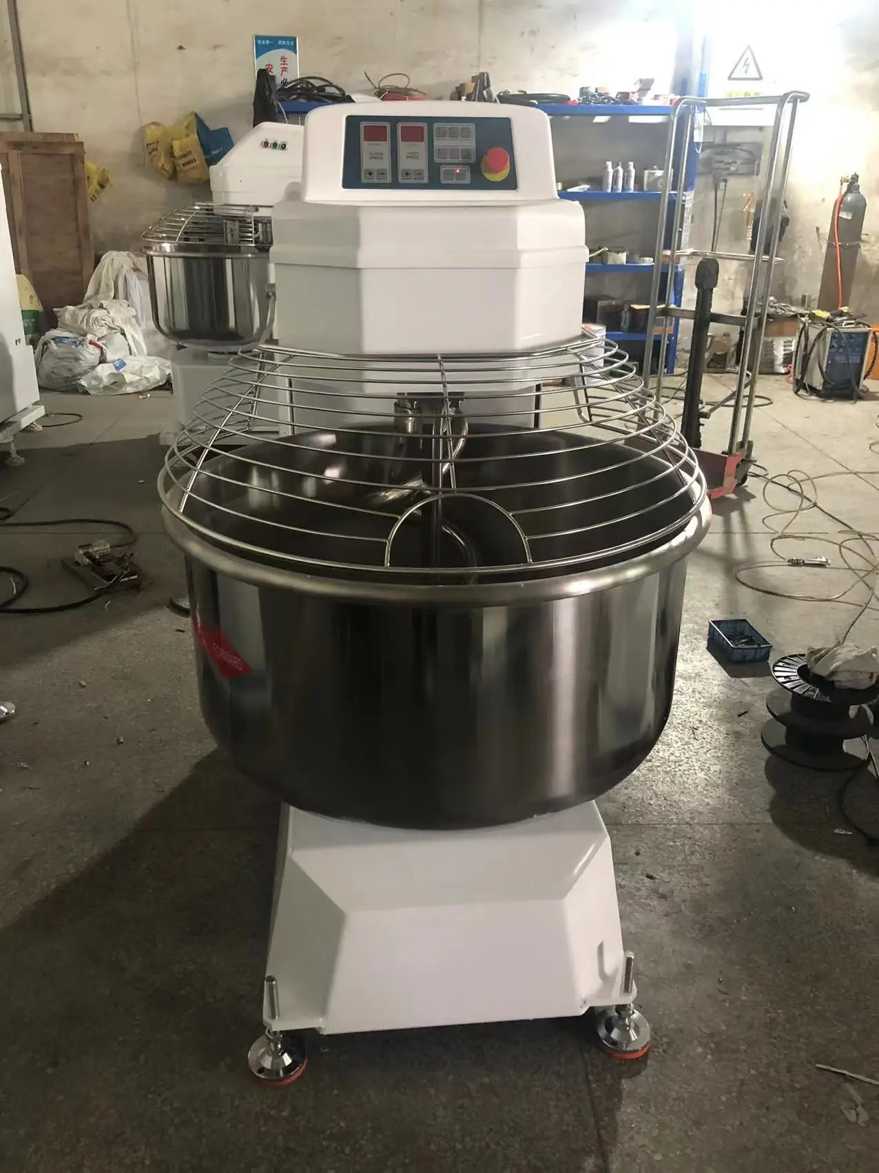 75KG New Commercial Bakery Equipment Industrial Dough Spiral Dough Mixer for Hotels Restaurants Pizzas/Cakes/Breads for Flour