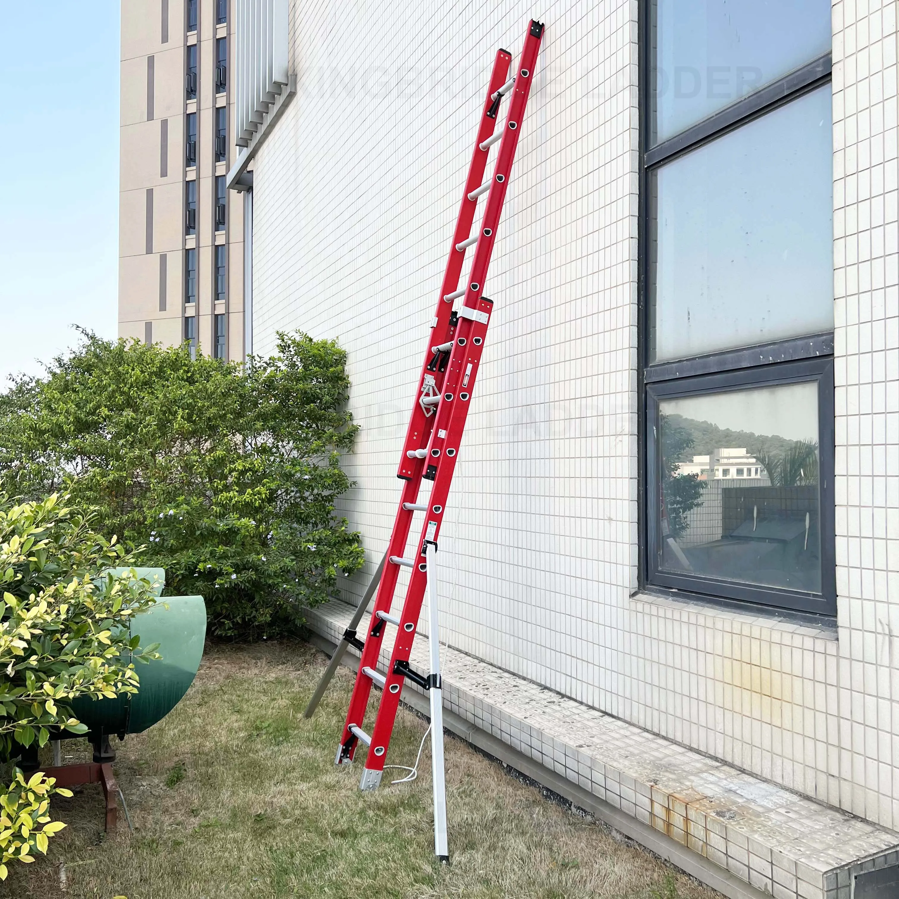 EN131 And EN61478 Standard Used Fiberglass Telescopic Extension Lightweight Ladder Escaleras With Support Aluminum D Rungs