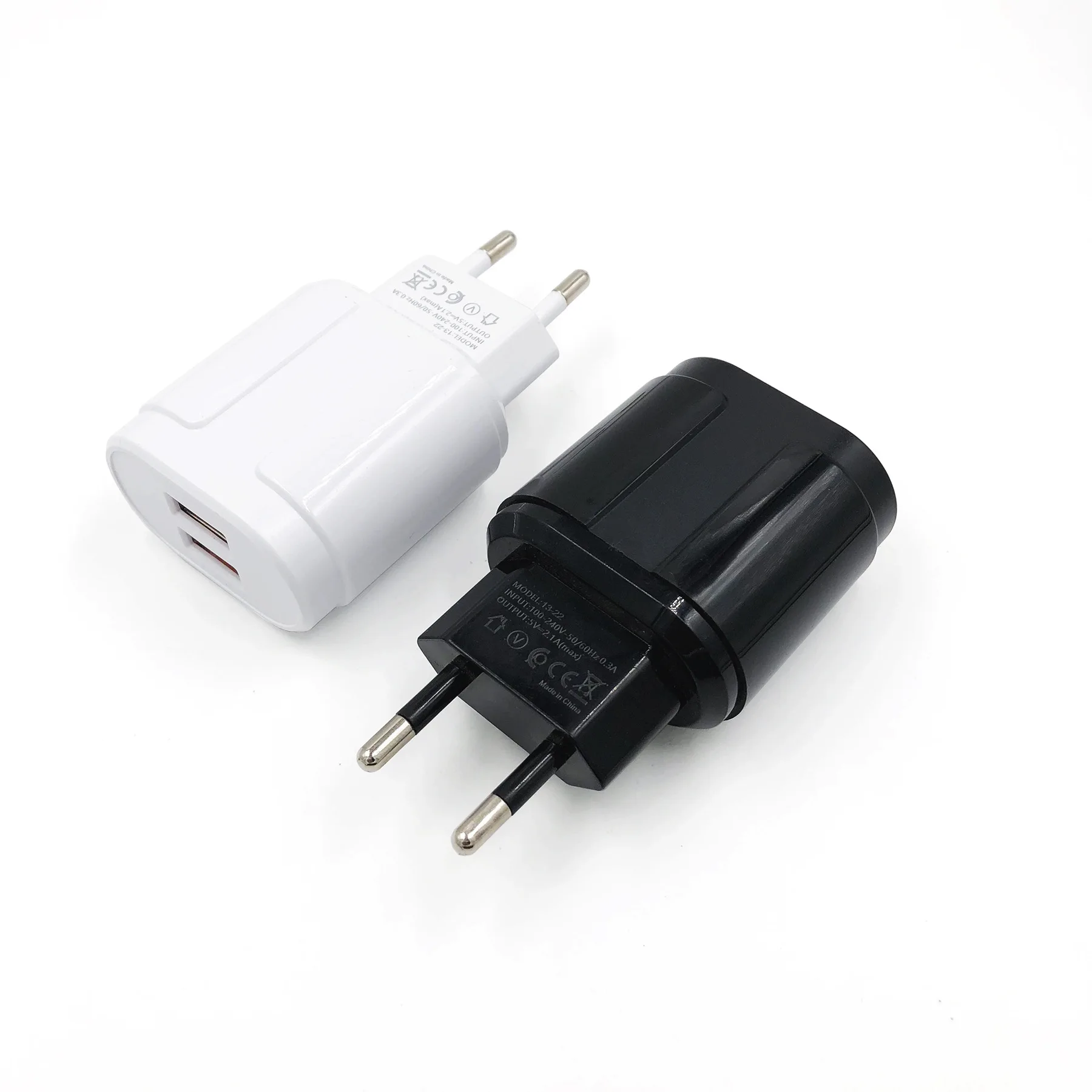 
5V / 2.1a butterfly intelligent fast charging dual-U charging travel charging European standard American Standard British standa 