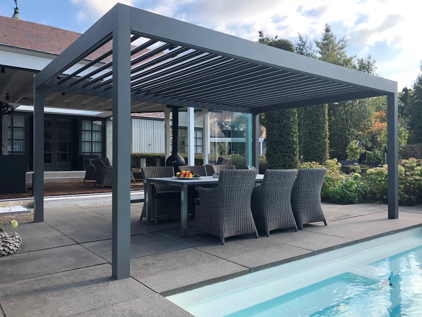 Wholesale Customized Size Motorized Adjustable Louver Awnings Outdoor Garden Bioclimatic Aluminum Pergola