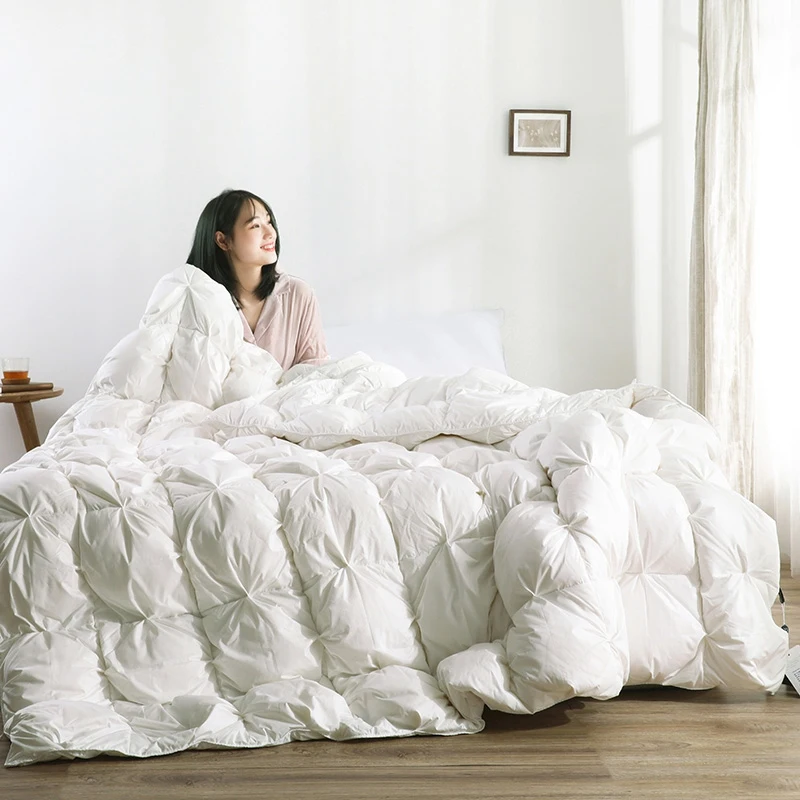 Wholesale custom downproof cotton fabric quilt soft and warm king size duck goose down duvet bed quilt comforter