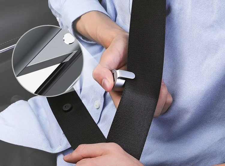 
High performance car charger window breaker with seatbelt cutter and hammer 