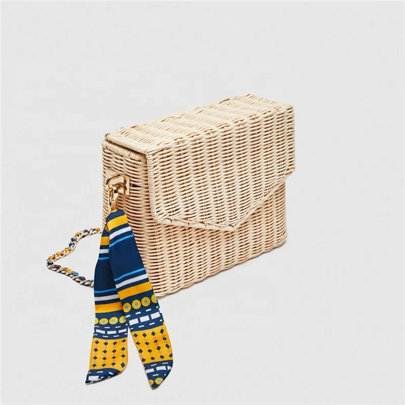 Ladies summer sea beach rattan bags shoulder straw bag eco friendly bohemian handmade straw bags with metal chain