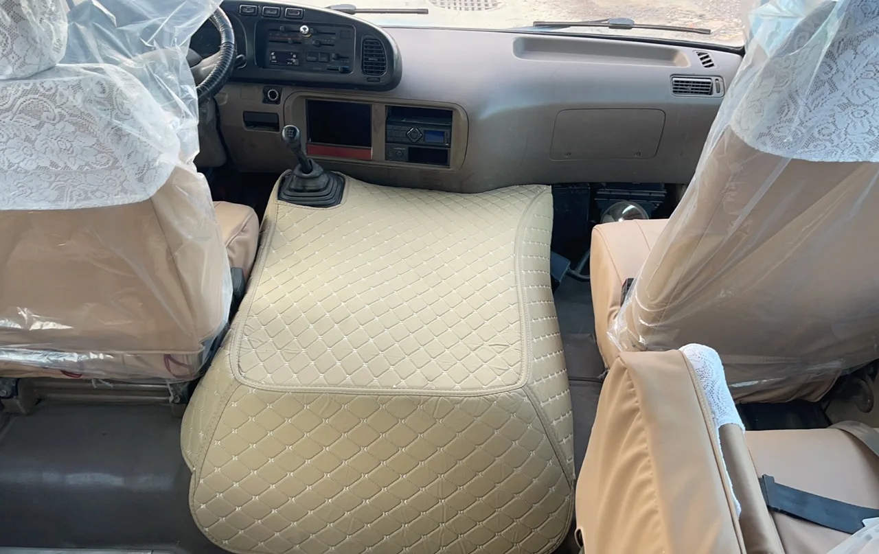 Second Hand 18 Seater Bus Mini Bus Coaster Right Hand Drive