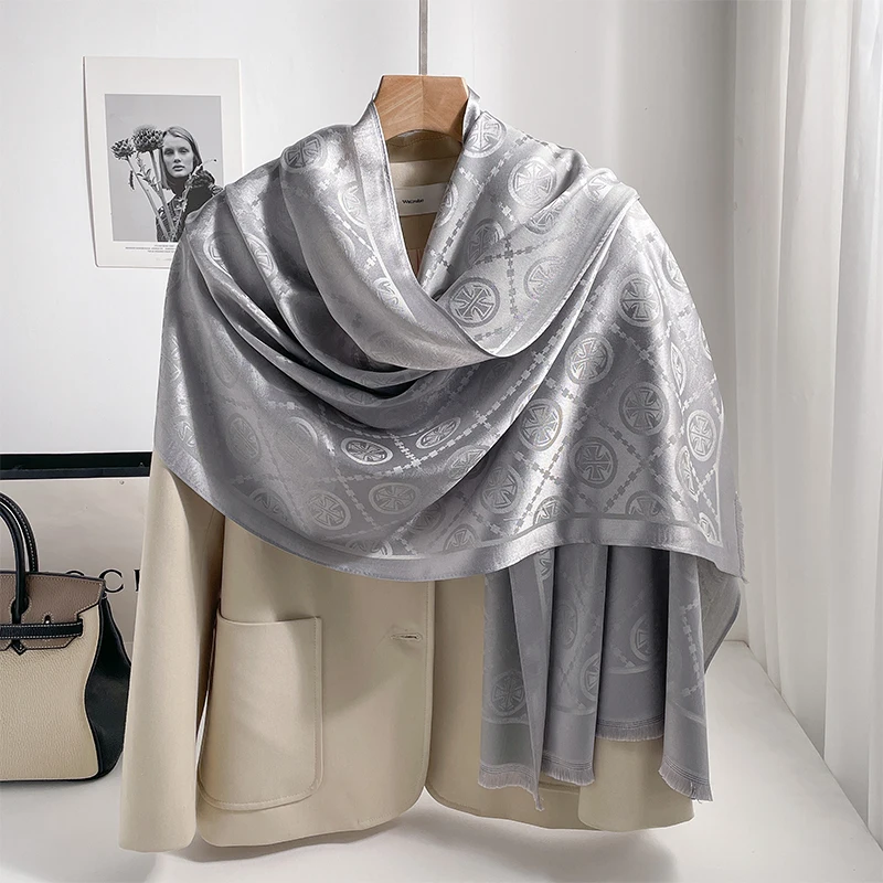 Wholesale Women  Available Autumn And Winter Jacquard silk Muslim Shawl Scarf