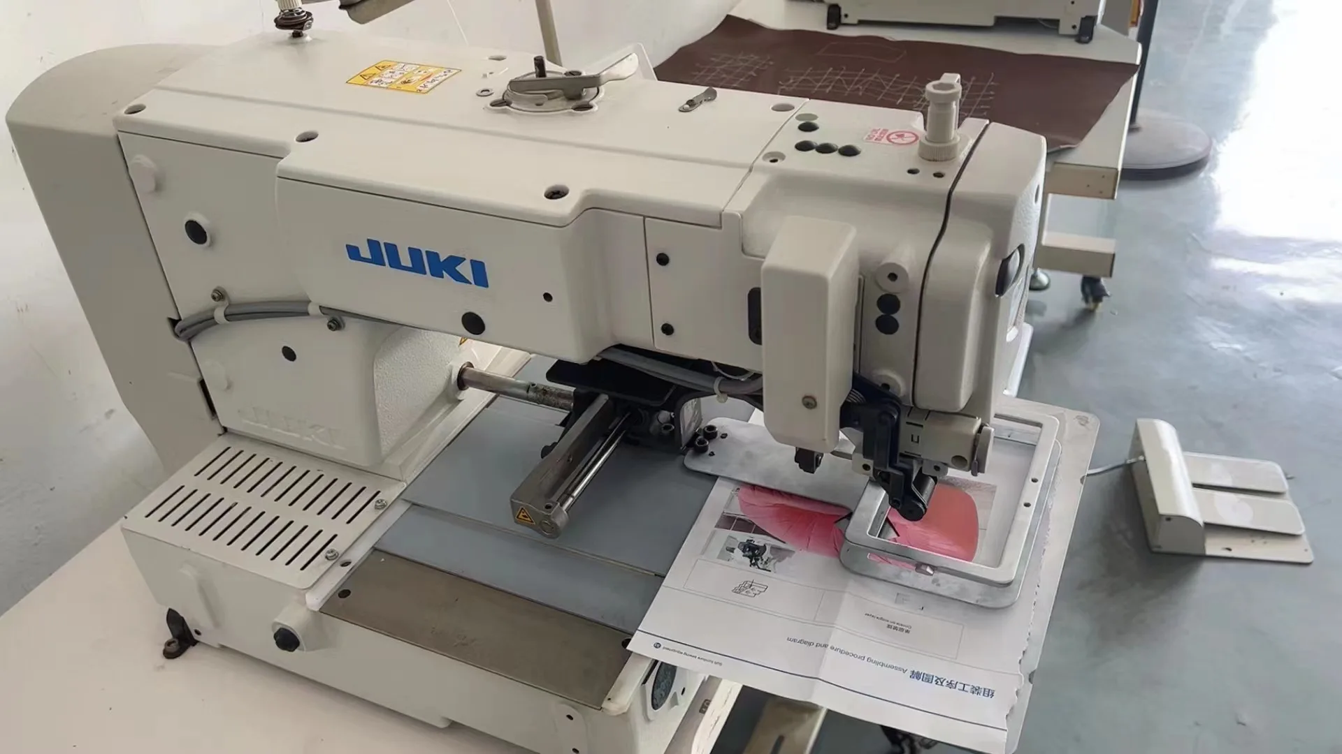 New Technologies Jukis AMS 210 Series Sewing Machine Computer Controlled Cycle Machine With Input Function