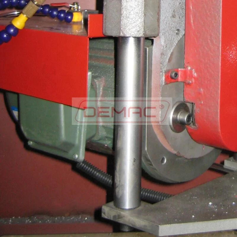 Горячая продажа алюминиевая дверная оконная рама в сборе машина