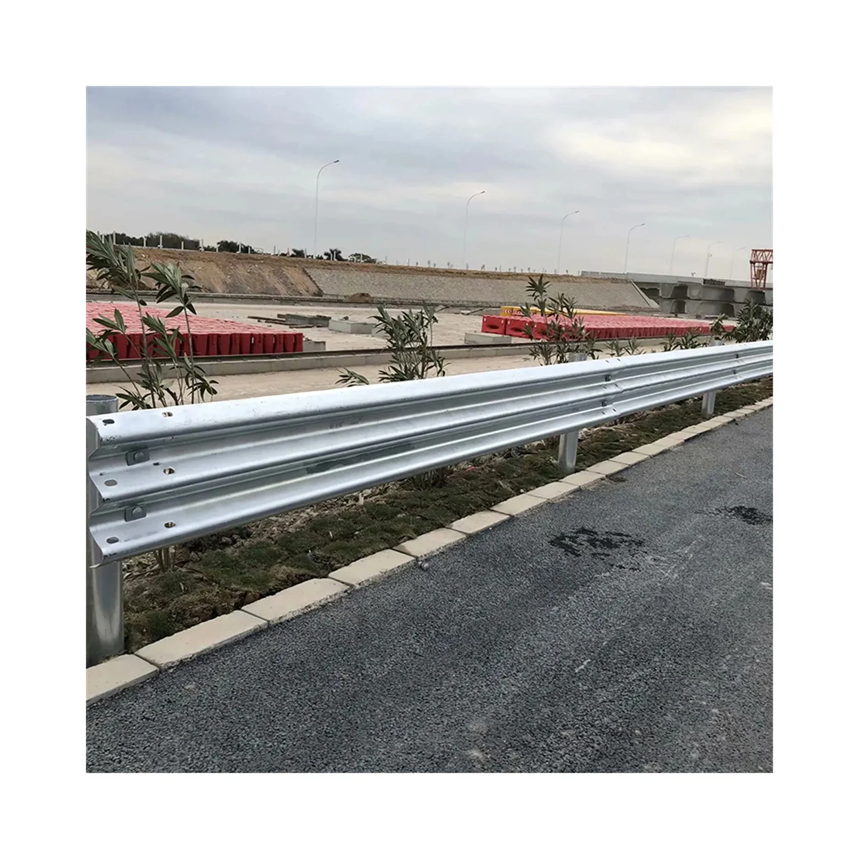 Highway Crash Barrier W Beam Crash Road Barrier Guardrail Wholesale