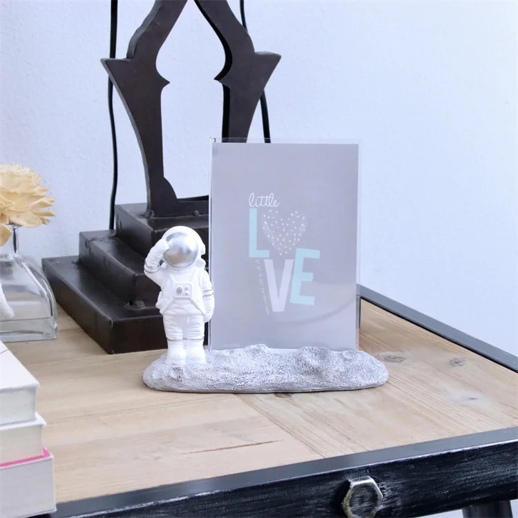 
wholesale new home decor resin photo frame Astronaut photo frame 