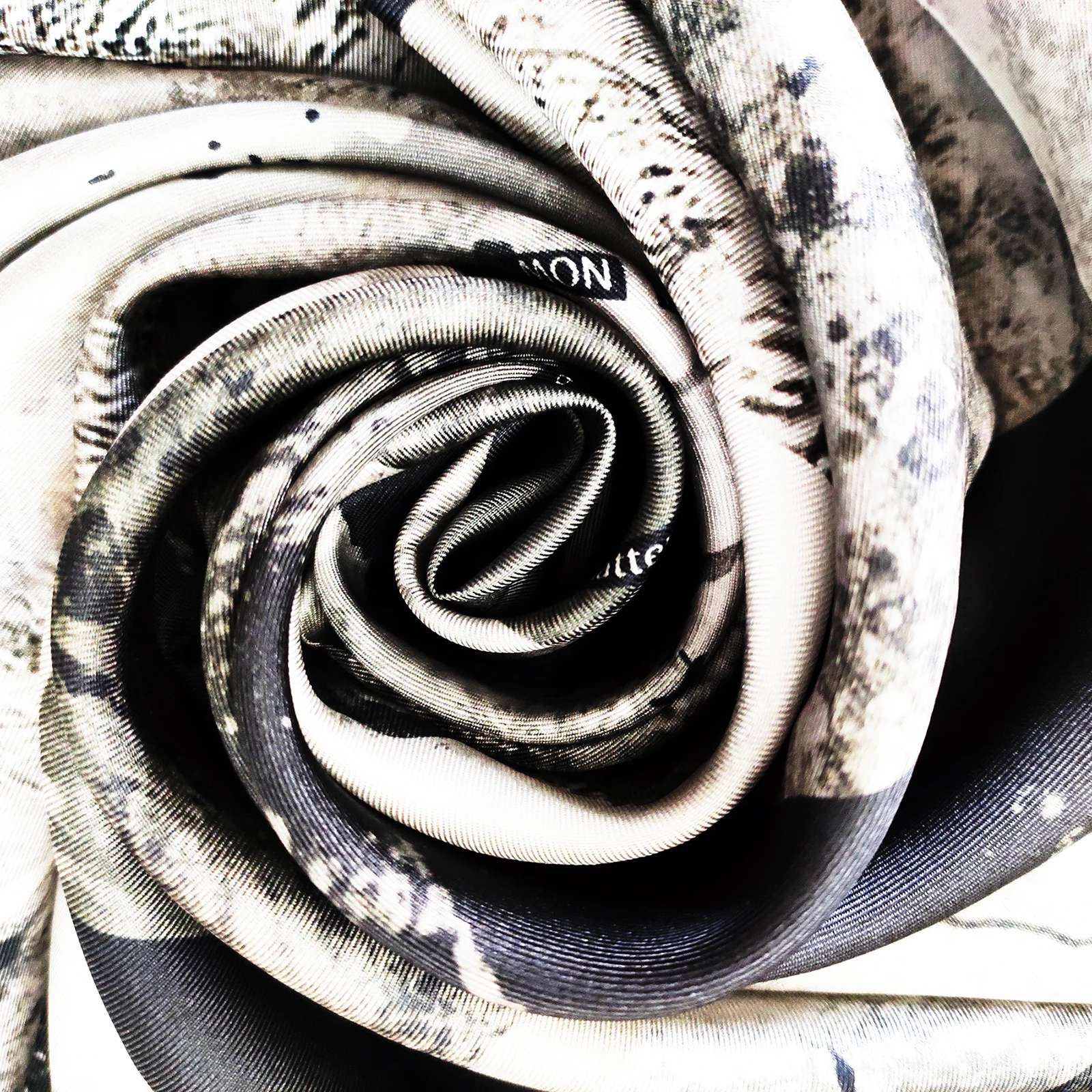 
Best selling silk fabric black and white stripe fabric 