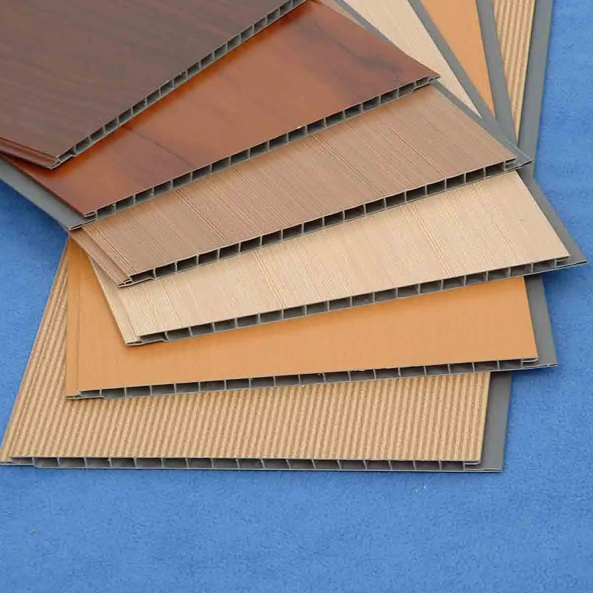 Хорошая цена, индивидуальные цветные ПВХ панели для облицовки стен и внутренней отделки