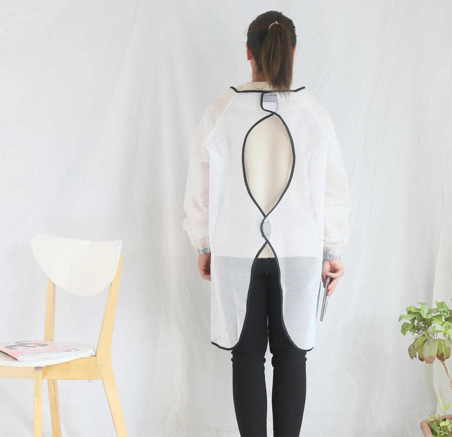 Translucent waterproof smock pet shop beauty car wash long sleeved TPU Kitchen Apron