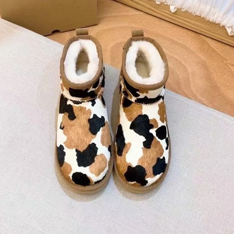 2021 winter new milk Cow patterned  Outdoor waterproof warm sheepskin snow boots for women and kids