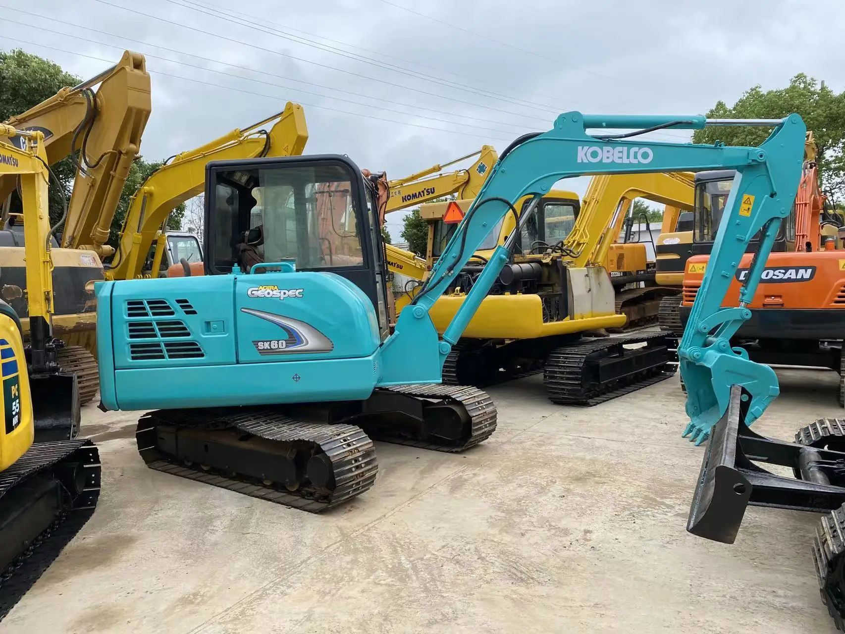 Best sale construction machine used crawler excavator Kobelco sk60 in good condition hydraulic digger good price for sale