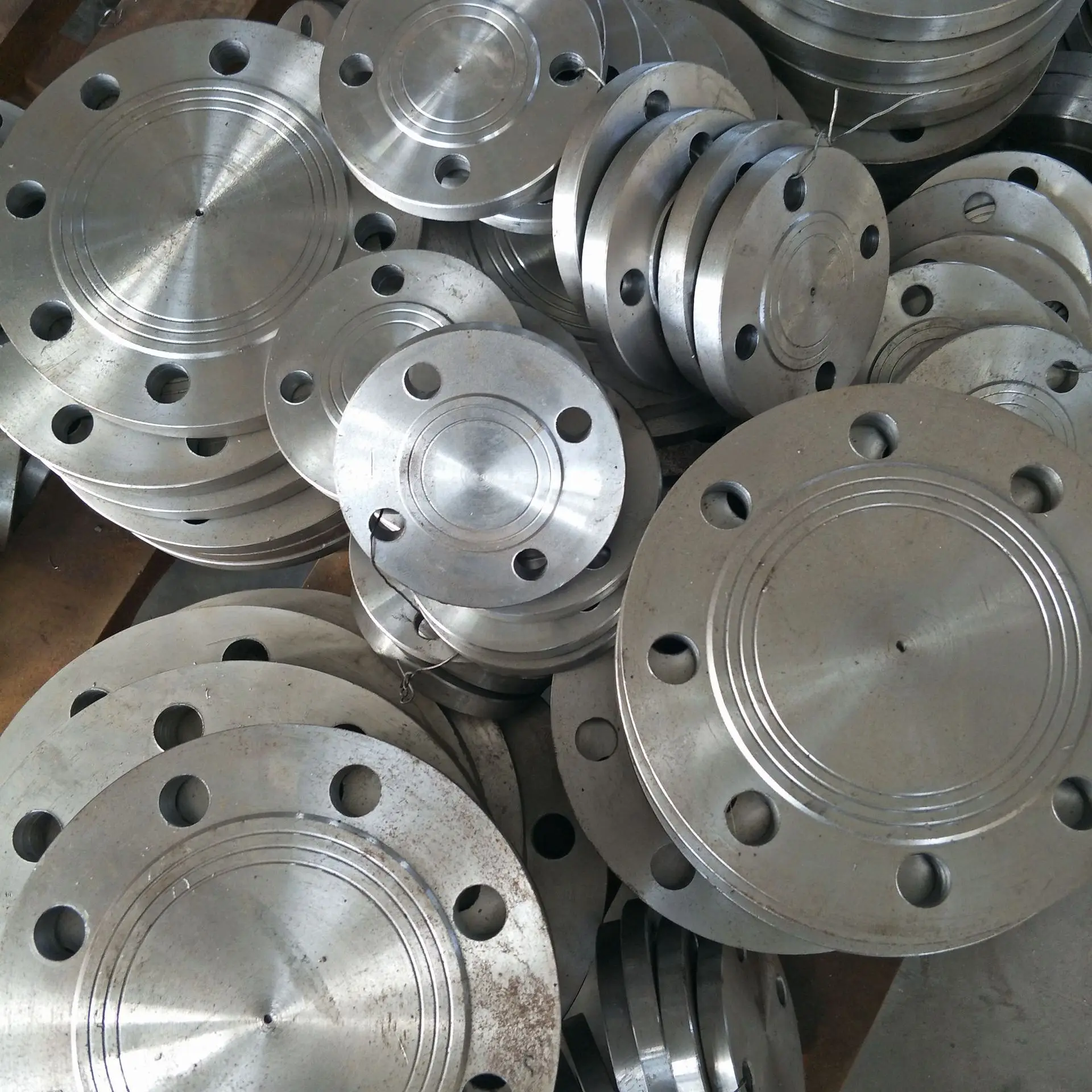 China Hot Sale BS4504 DIN Pn16 Plate Welding Flange RF Stainless Steel 304 316L