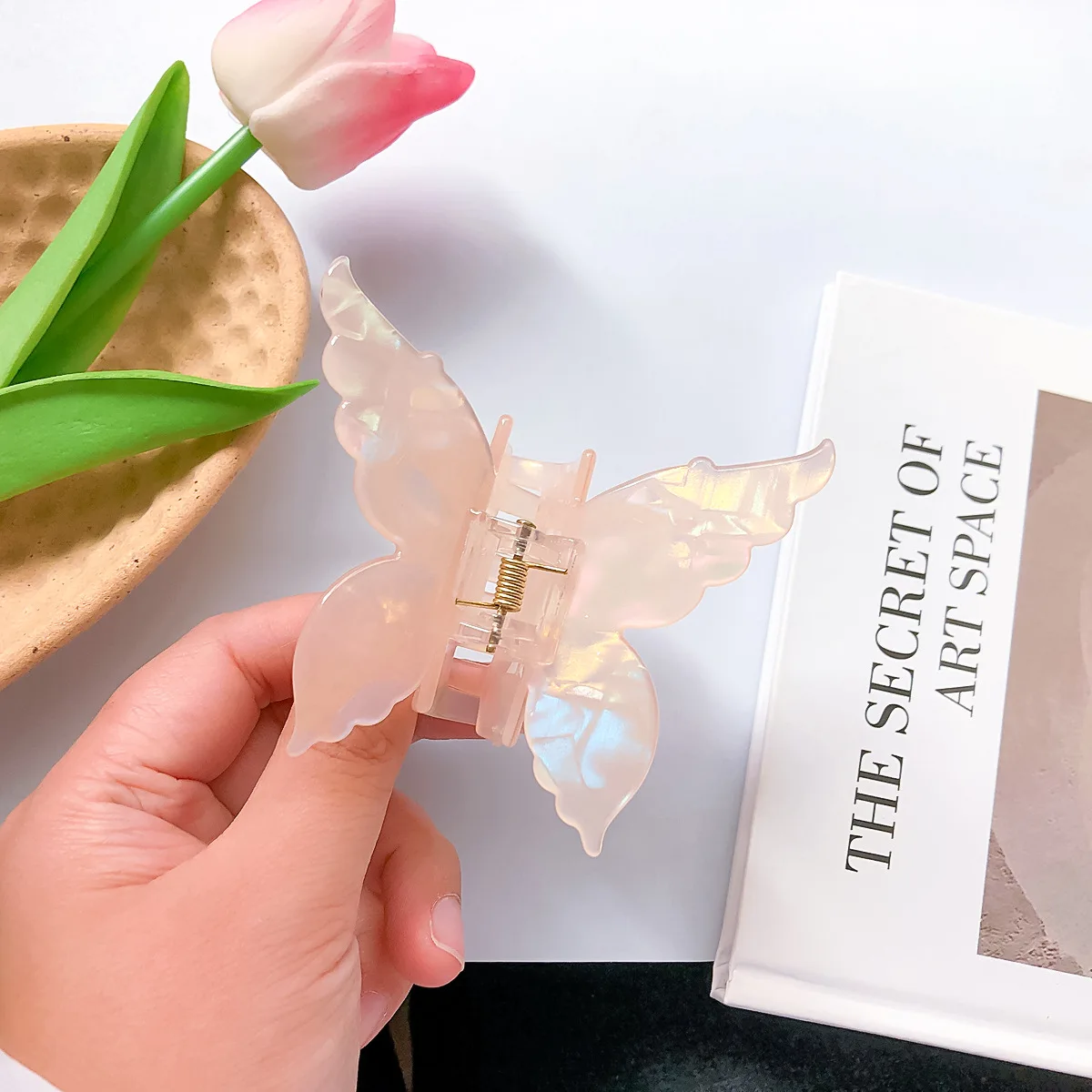 Colourful Transparent Butterfly Shape 7cm Hair Claw Clip Shark Hair Clip Acrylic Butterfly Hair Claw Clips For Women