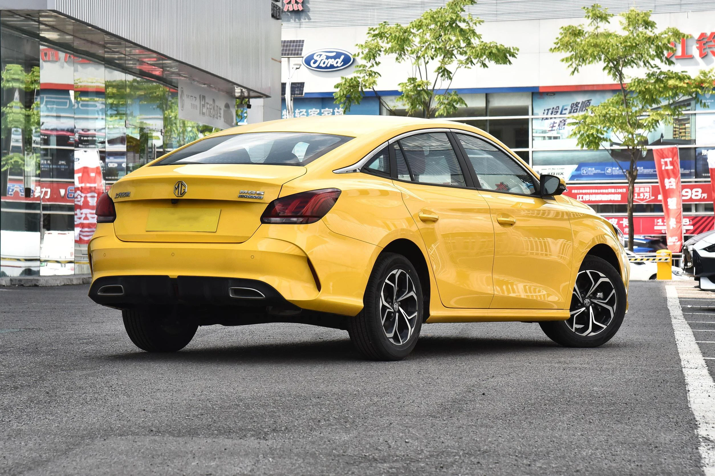 Высокое качество Saic MG5 автомобильный 180DVVT 2023 мг 5 EV ручной бензиновый бензин 1.5L FWD LHD 129Ps скоростной 4-дверный 5-местный седан