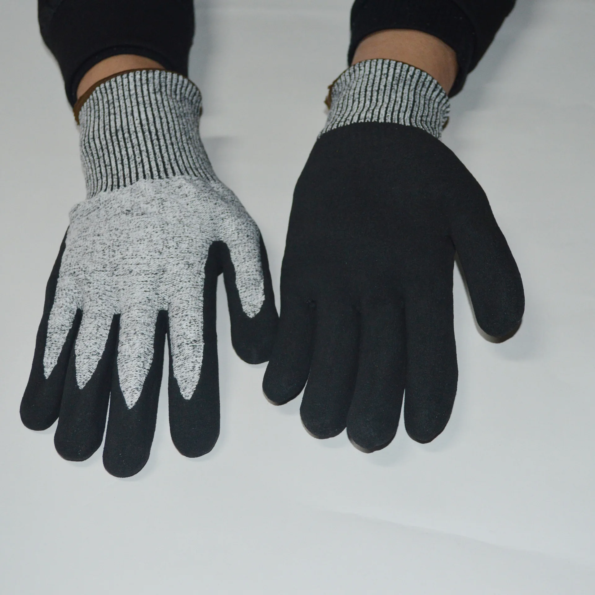 High quality cut resistant palm dipped latex glove gardening gloves